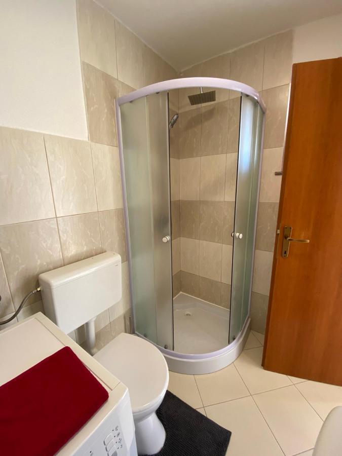 Apartman Hana U Blizini Automotodroma Grobnik I Kostrenski Plaza Kostrena Eksteriør billede