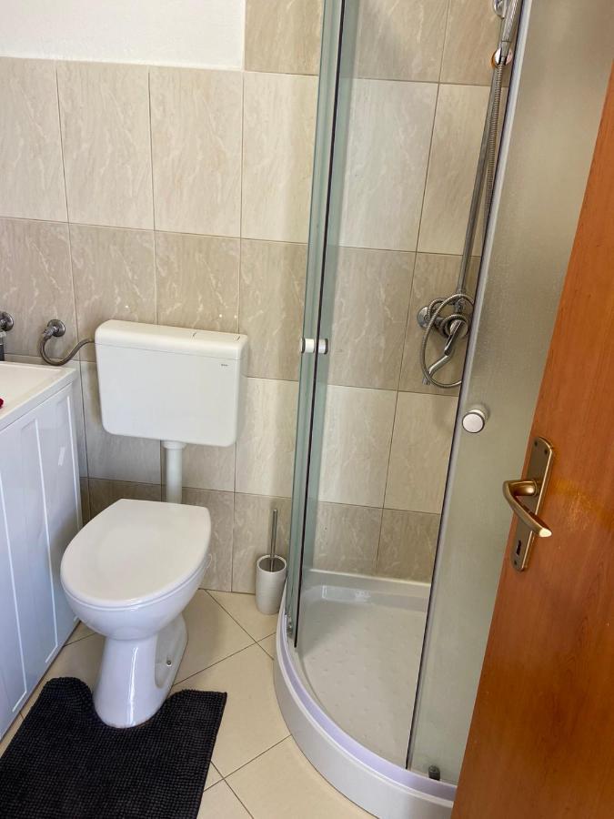 Apartman Hana U Blizini Automotodroma Grobnik I Kostrenski Plaza Kostrena Eksteriør billede